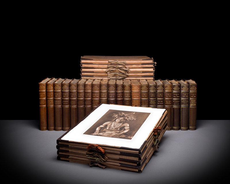 エドワード.S.カーティスEDWARD S. CURTIS 洋書/写真集 Edward S. Curtis: Hans Christian Adam: 9780760783658: Amazon