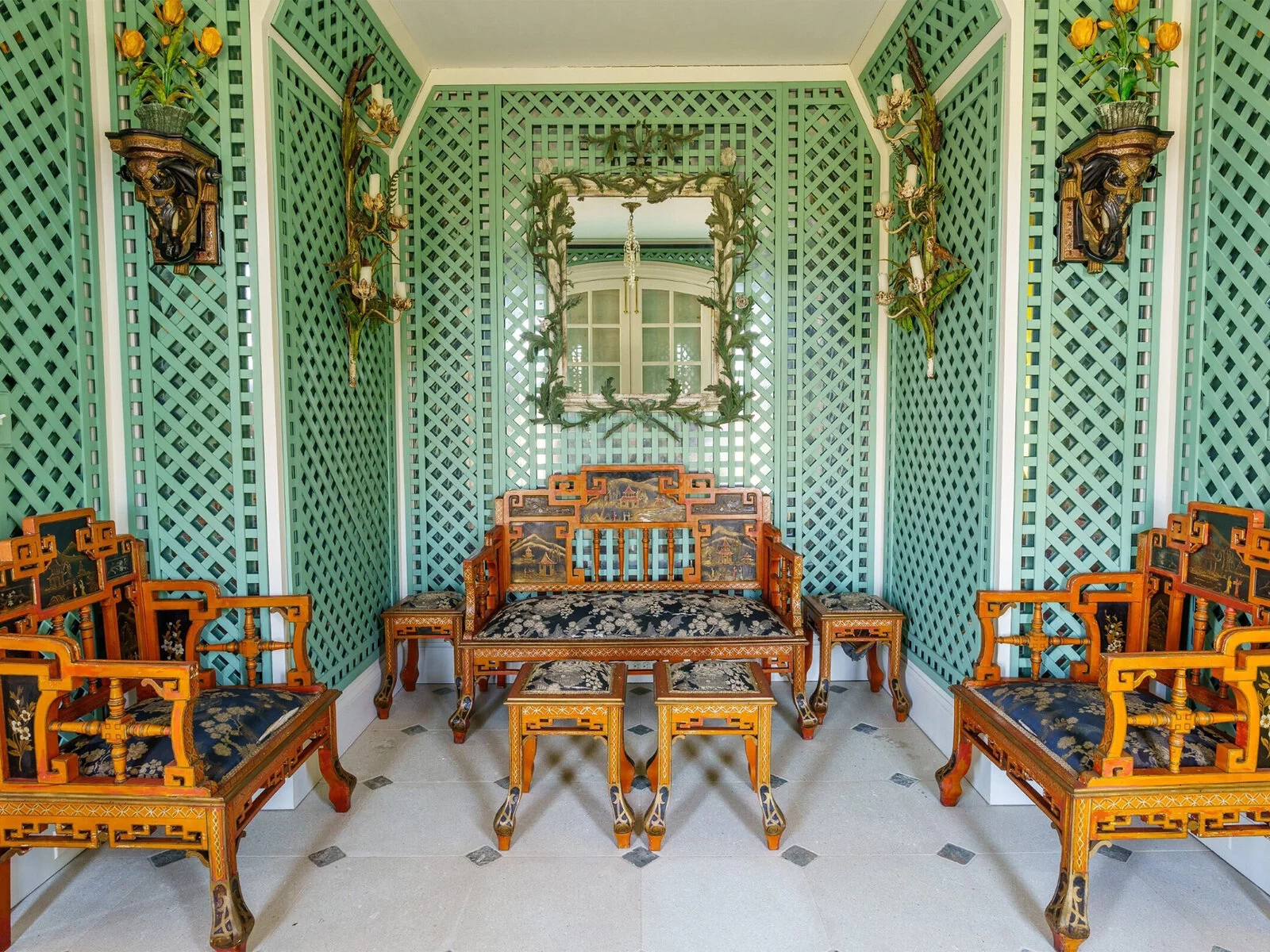 Palm Beach Treasures: Online