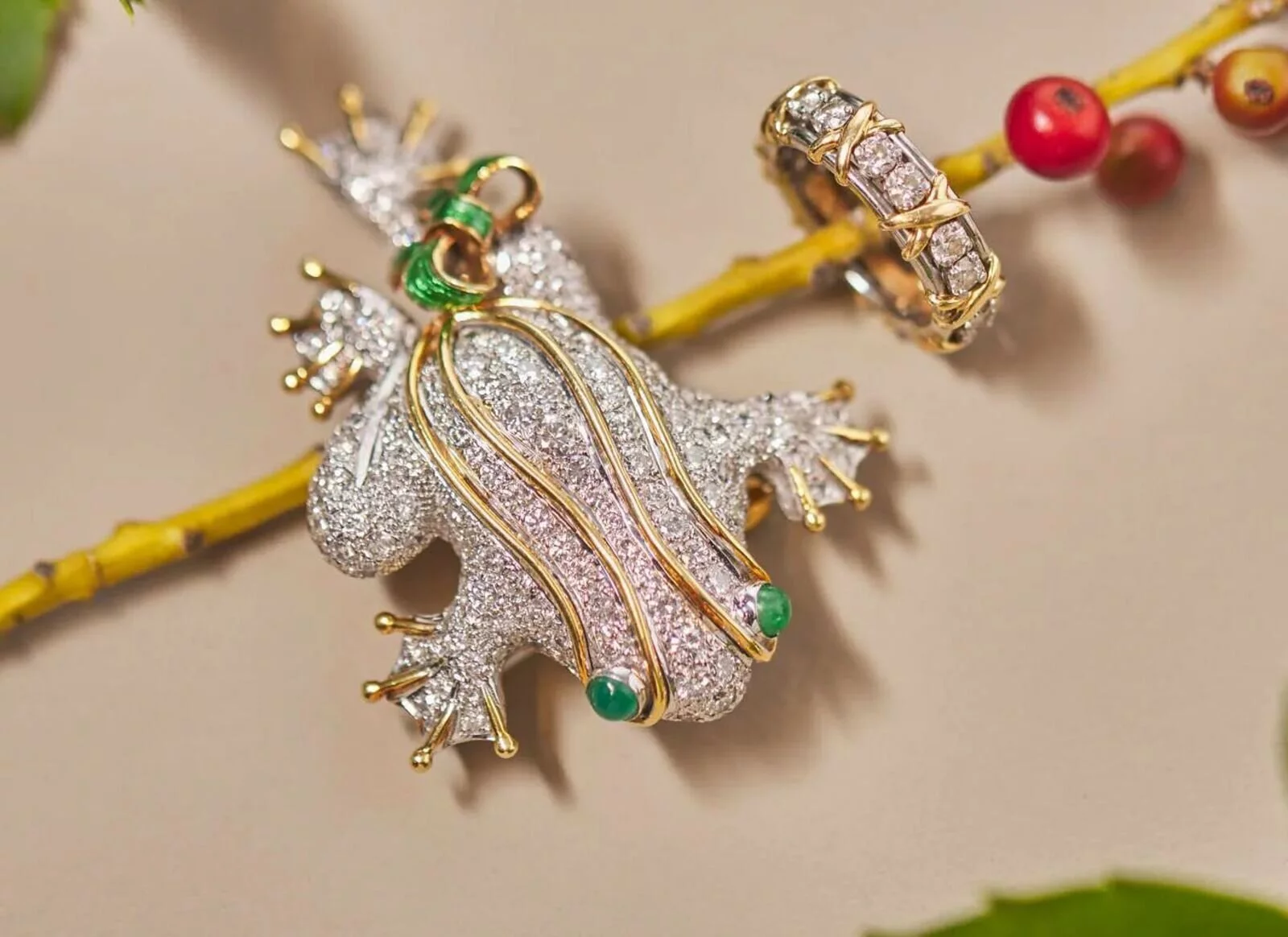 Boutique Jewels and Luxury Accessories