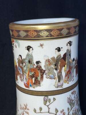 A finely-decorated Satsuma-type vase, Okamoto Ryozan 日本