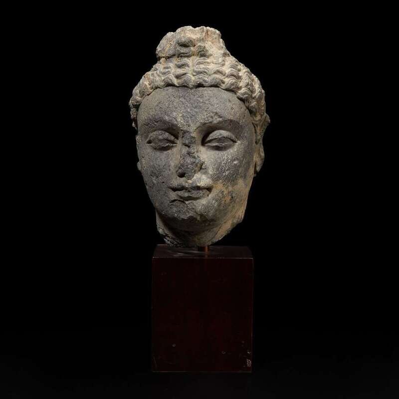 骨董　アンティーク　ガンダーラ　パキスタン　仏頭　石仏　Buddha head A carved schist head of a Buddha, Gandhara 健陀罗片岩佛首3rd