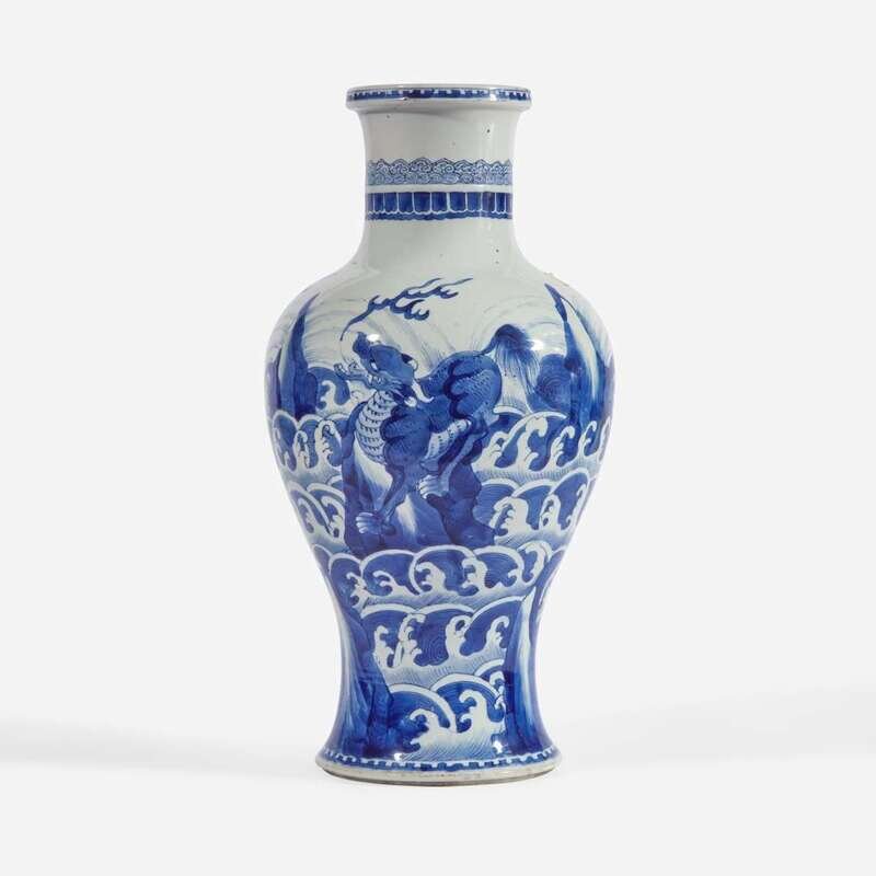 A large Chinese blue and white porcelain baluster vase 海水江崖瑞