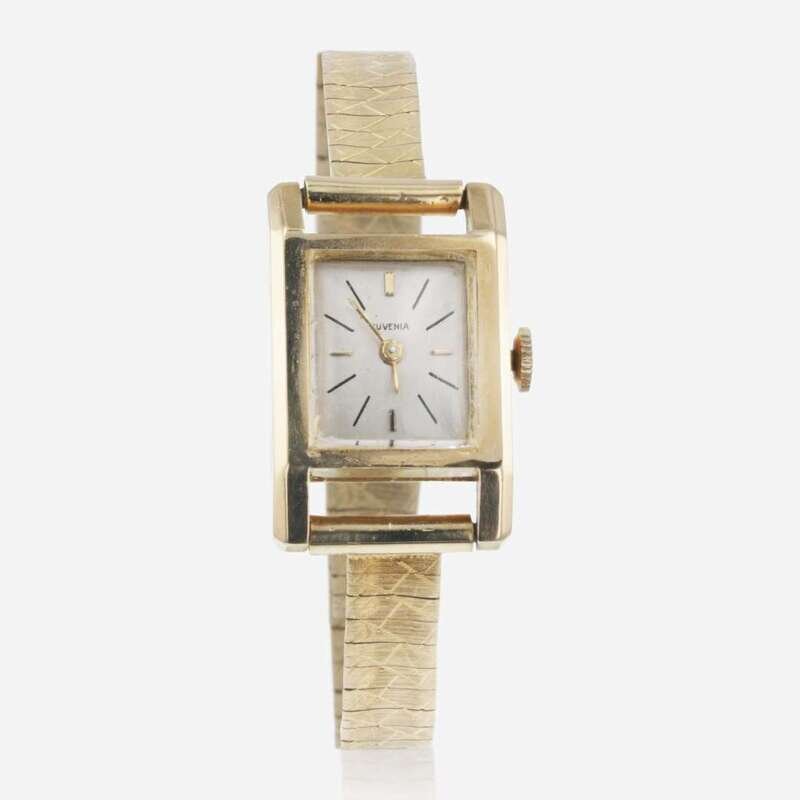 A Ladies 18K Yellow Gold Juvenia Watch Lot 86