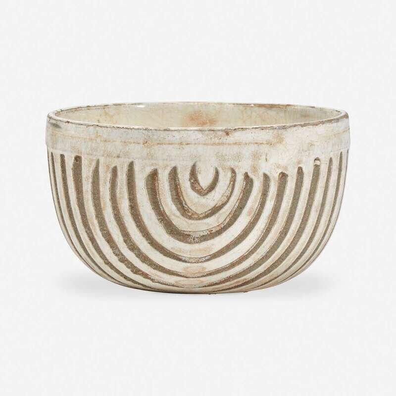 金時代 　鶴壁窯(磁州窯)　白釉 陰刻 花紋盃　　無庇完品 A Chinese carved Cizhou bowl 磁州窑刻划花碗 Northern Song Dynasty