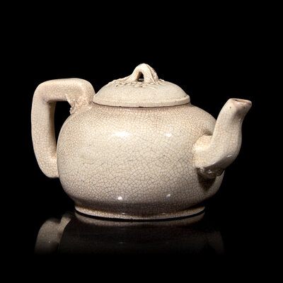 【爆売りセール開催中！】 A Kangxi Cover, and Teapot Glazed Crackle Chinese Small 工芸品
