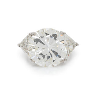 12.32 CARAT ROUND BRILLIANT CUT DIAMOND RING